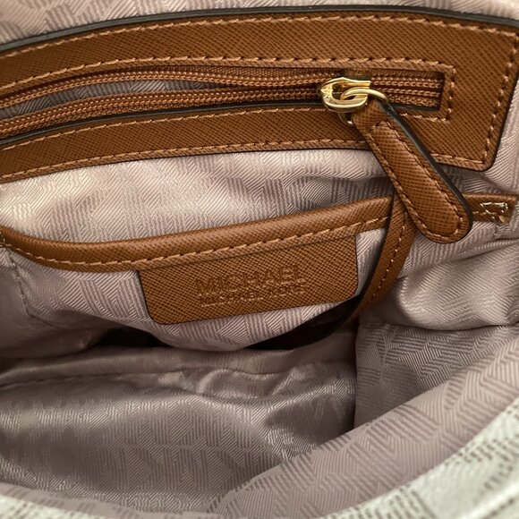 Michael Kors Signature Medium Tote (Vanilla) NWOT - Picture 5 of 16